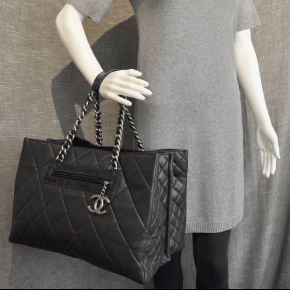 ❌SOLD❌💯Authentic Chanel Coco Casual Tote Travel - Picture 13 of 13